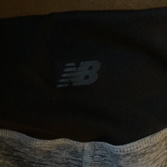 Balance Capri Leggings Women Light Gray, Black - Picture 3 of 4